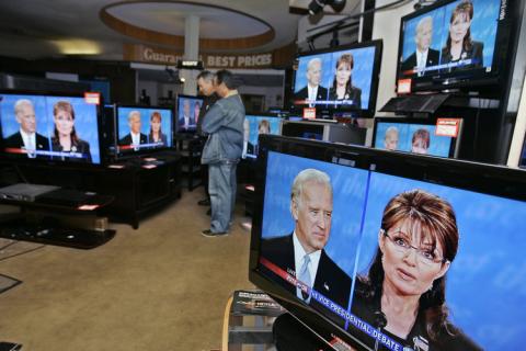 jutaan rakyat AS menonton debat ini melalui televisi